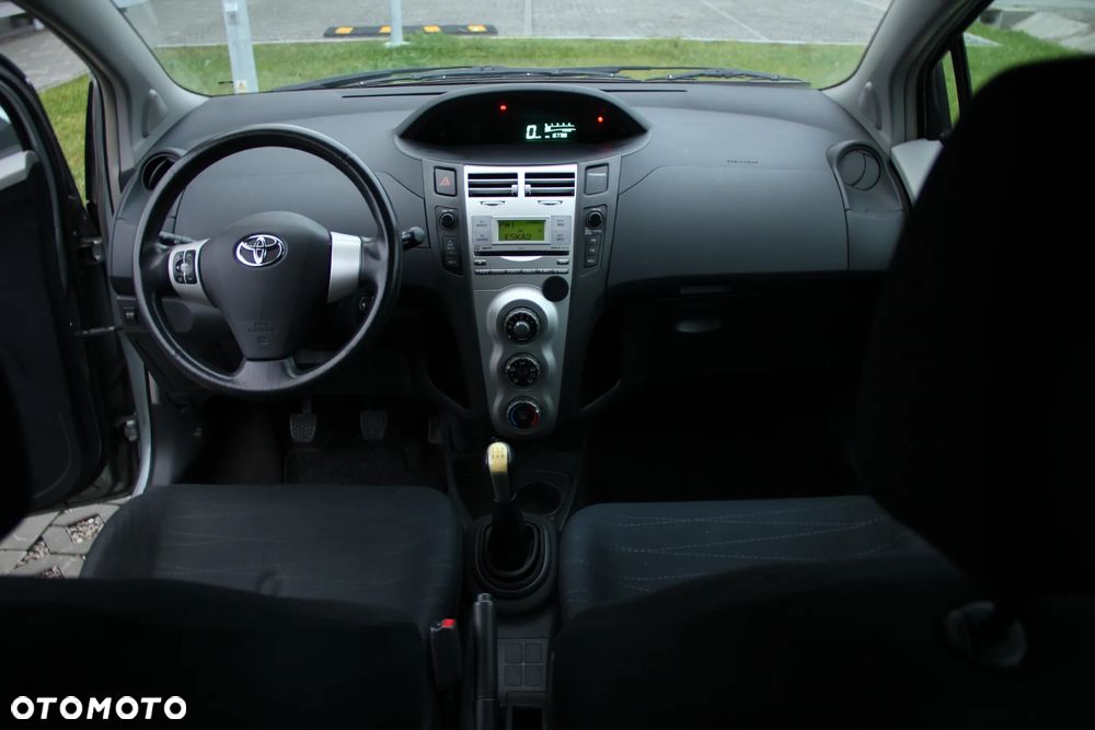 Toyota Yaris - 6