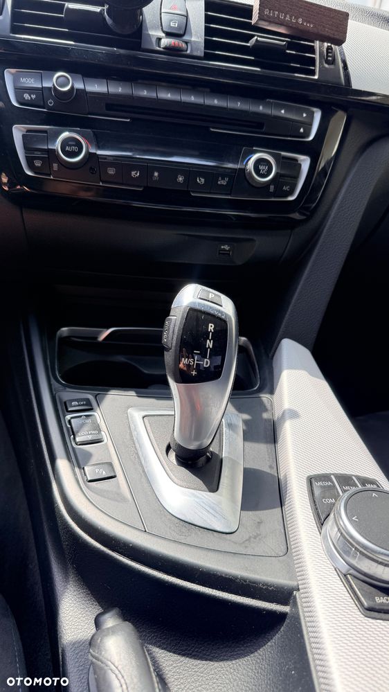 BMW Seria 3 318d Edition M Sport Shadow - 10