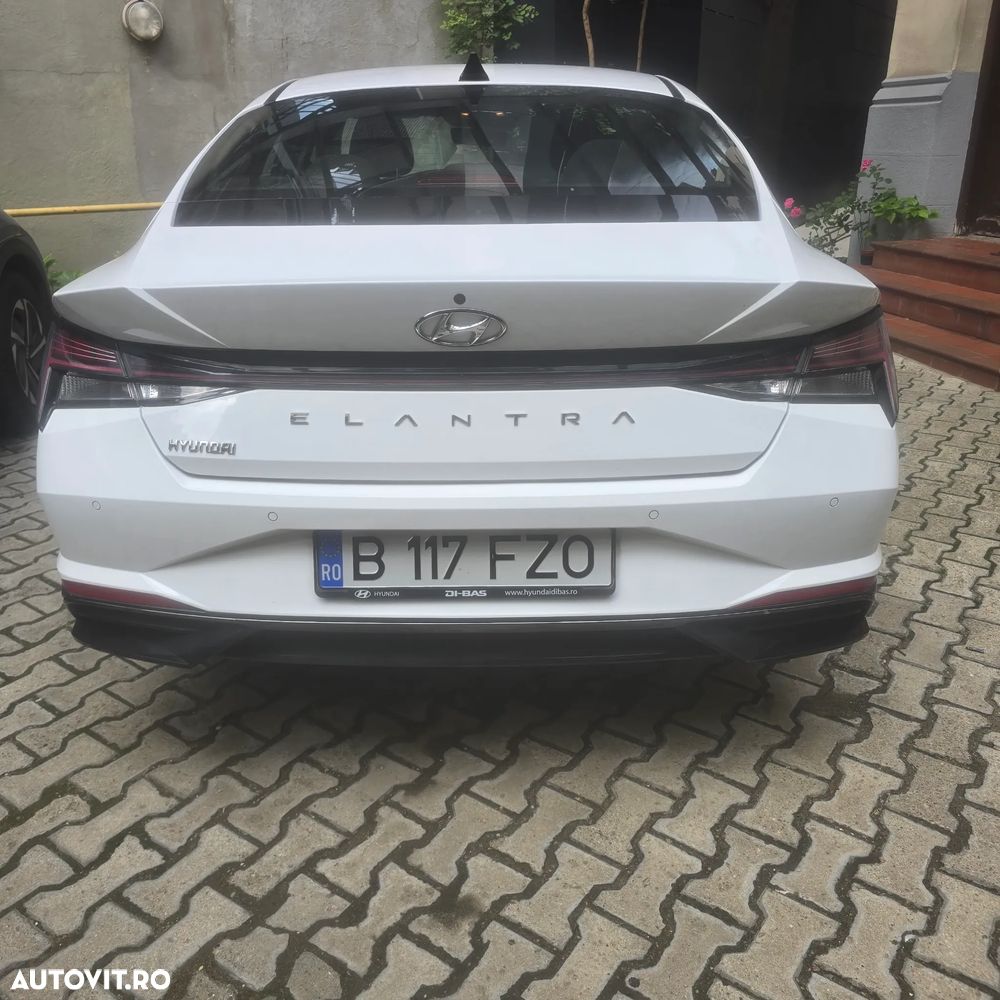 Hyundai Elantra 1.6 l 123 CP CVT Highway - 3