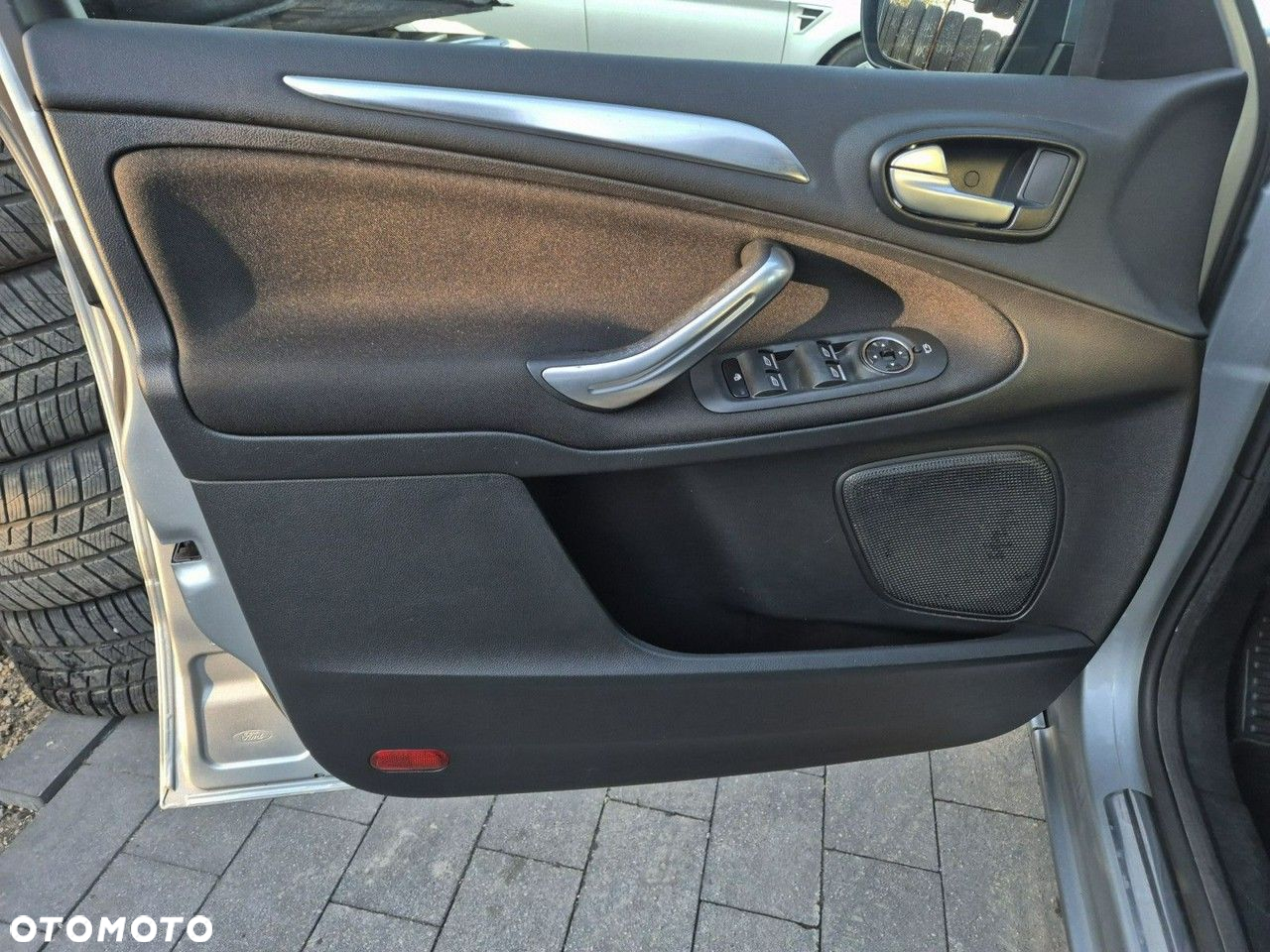 Ford Galaxy - 12
