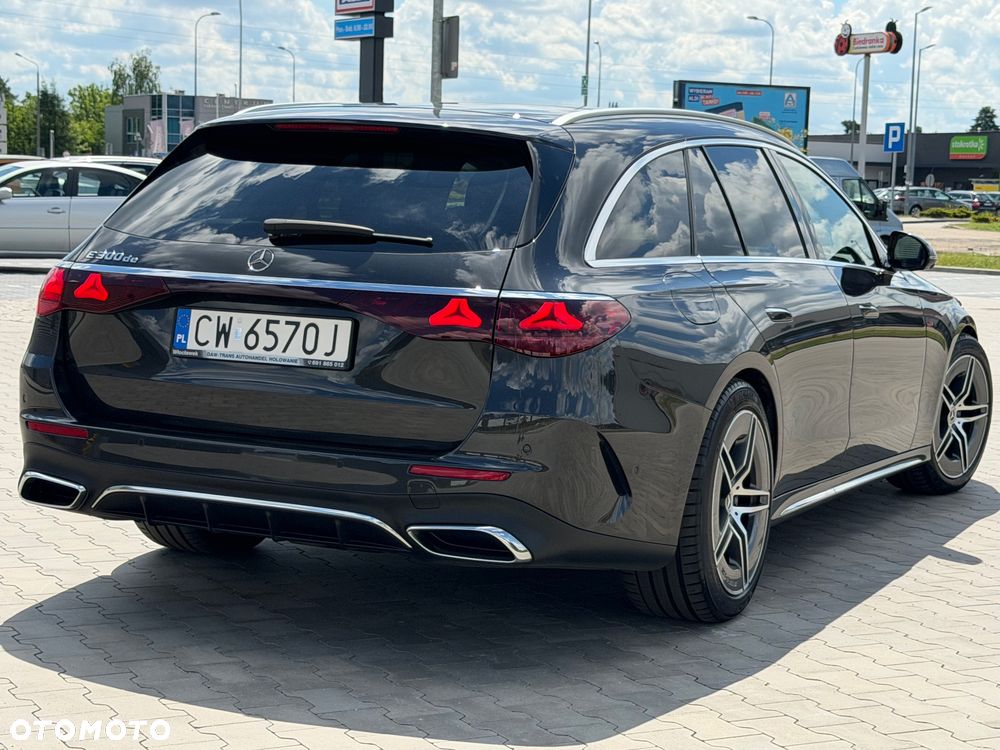 Mercedes-Benz Klasa E 300de 4Matic 9G-TRONIC AMG Line NIGHT Edition - 17