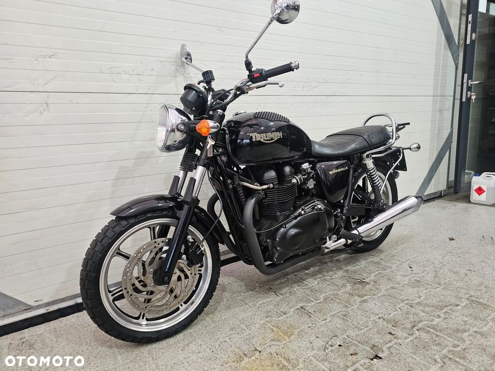 Triumph Bonneville - 2