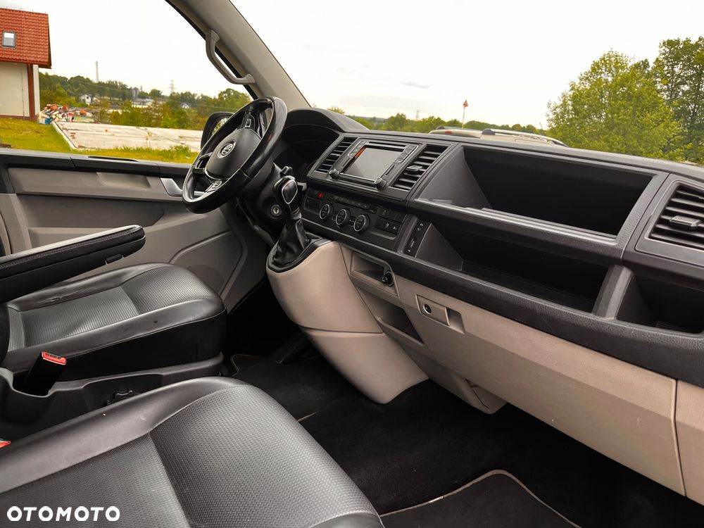 Volkswagen Caravelle - 4