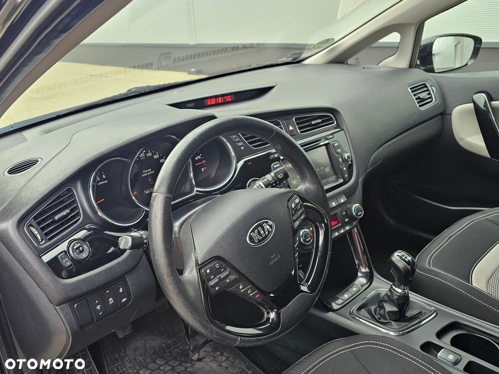 Kia Ceed 1.6 CRDi Business Line - 13