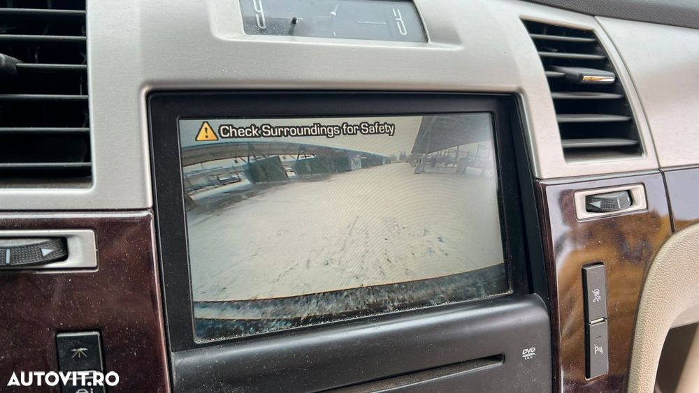 Cadillac Escalade - 17