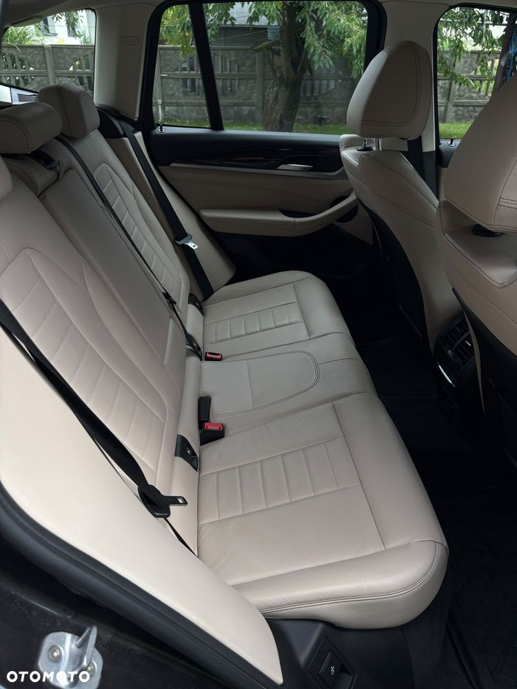 BMW X3 xDrive20i xLine - 12