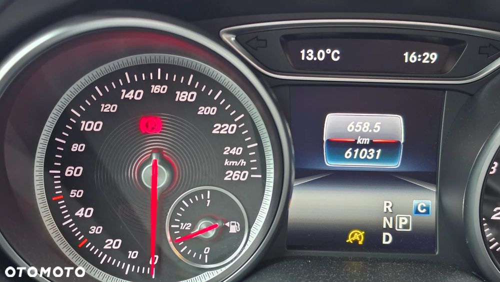 Mercedes-Benz GLA 200 7G-DCT AMG Line - 16