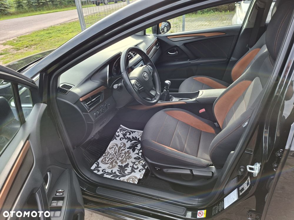 Toyota Avensis - 5