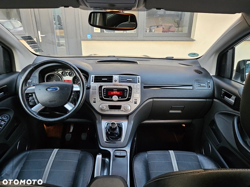 Ford Kuga 2.0 TDCi 4x4 Titanium - 6