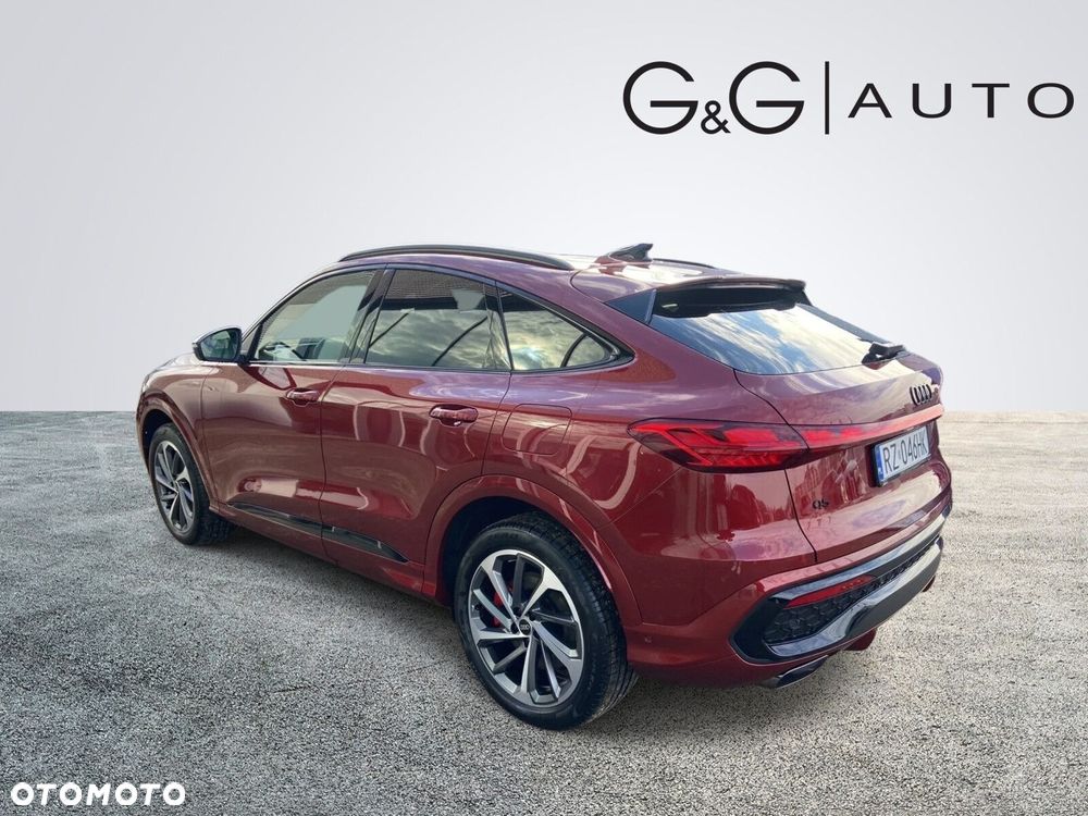 Audi Q5 Sportback - 4