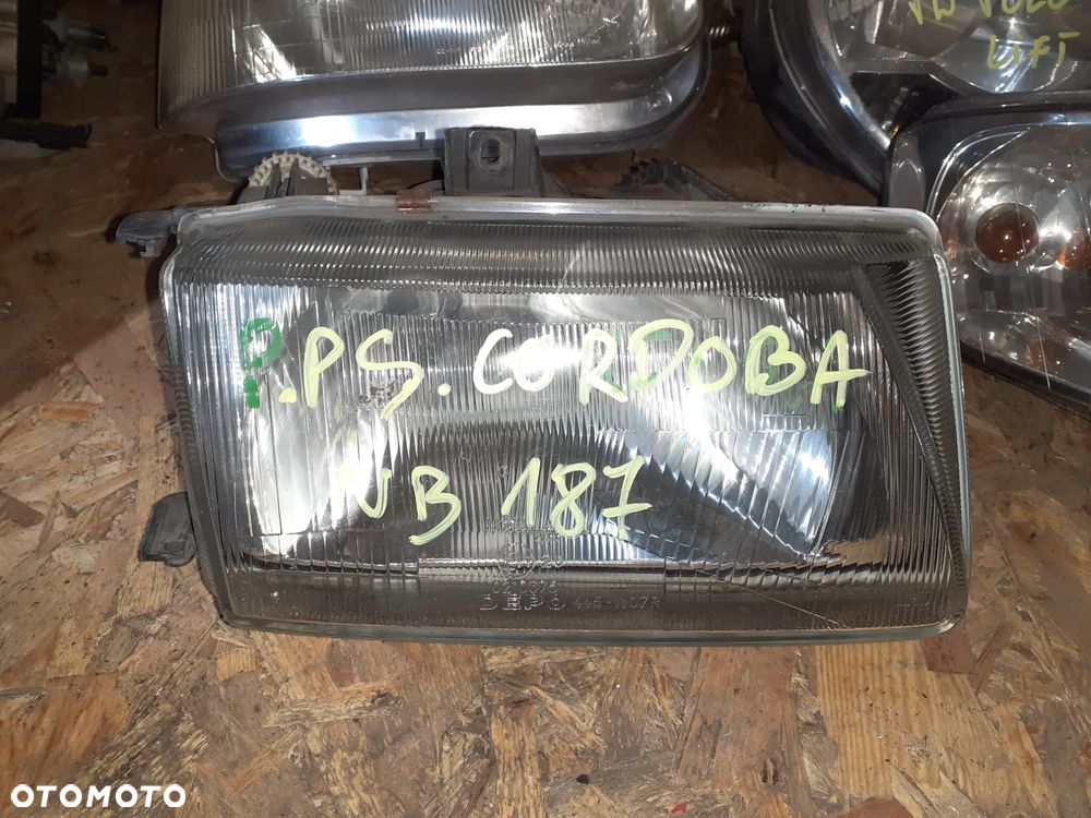 Reflektor PRAWY PRAWA LAMPA PRZÓD SEAT CORDOBA - 1