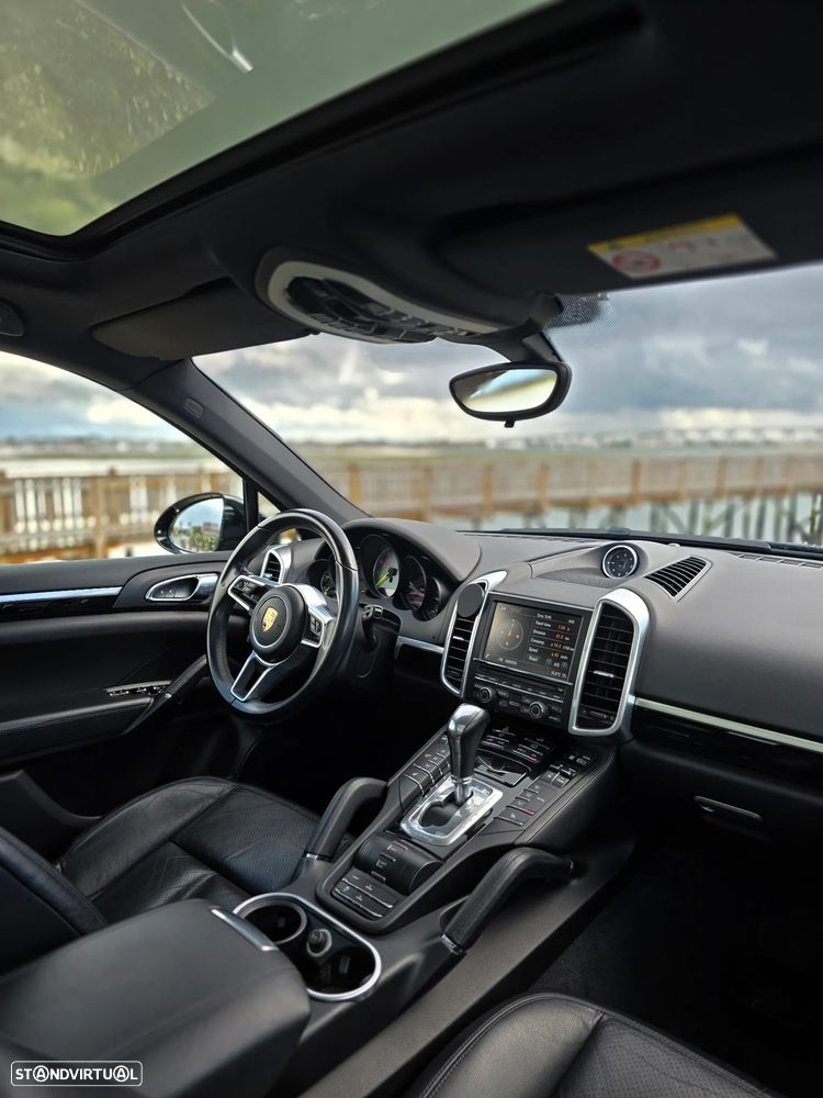 Porsche Cayenne S - 8