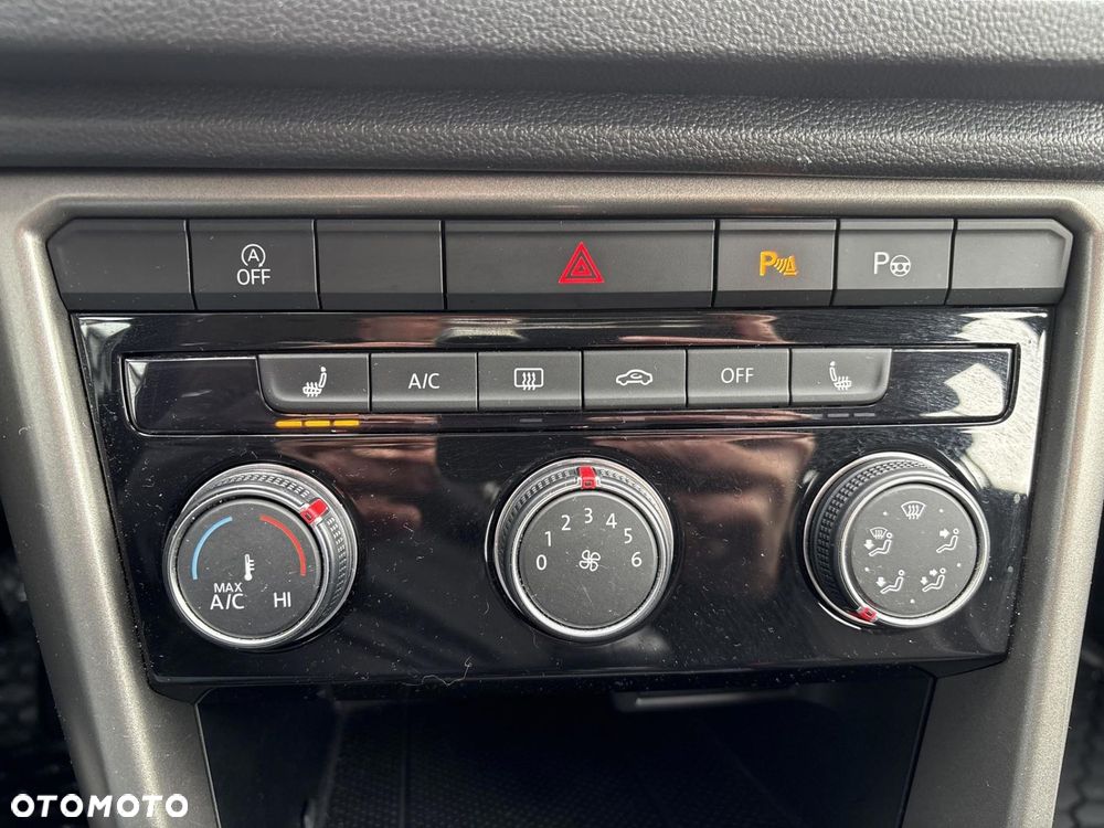 Volkswagen T-Roc 1.0 TSI Advance - 21