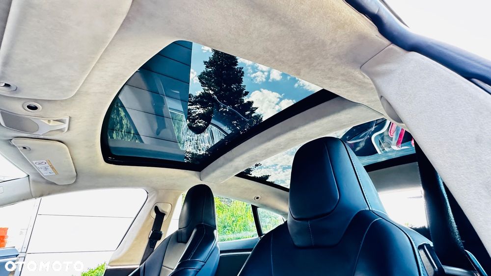 Tesla Model S - 25
