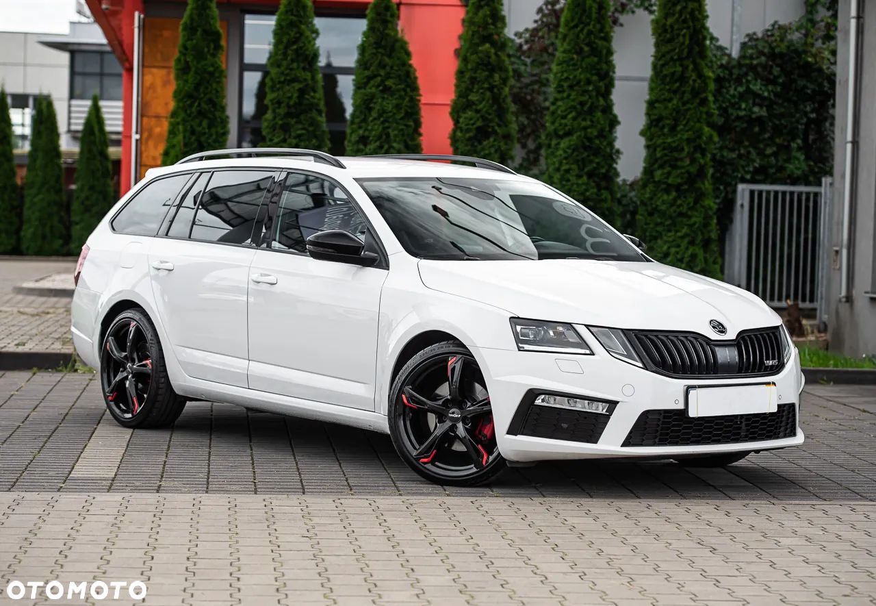 Skoda Octavia Combi 2.0 TDI DSG RS - 1