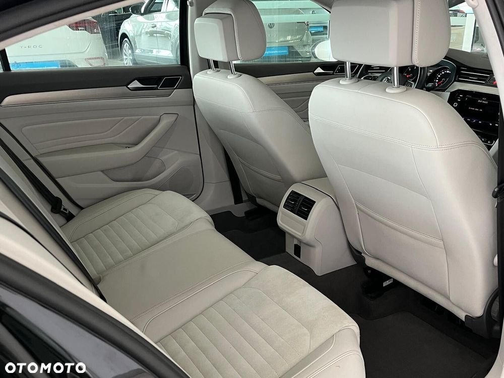 Volkswagen Passat 2.0 TDI Elegance DSG - 37
