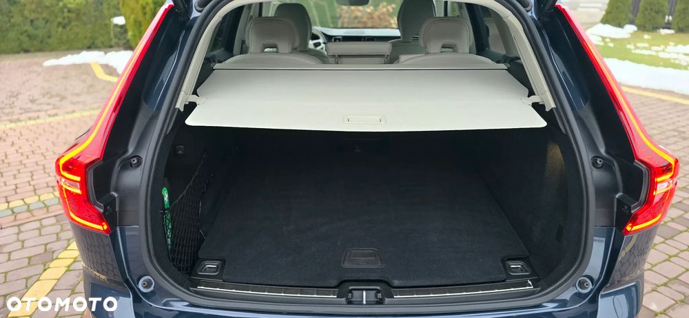 Volvo XC 60 B5 B AWD Plus Dark - 7