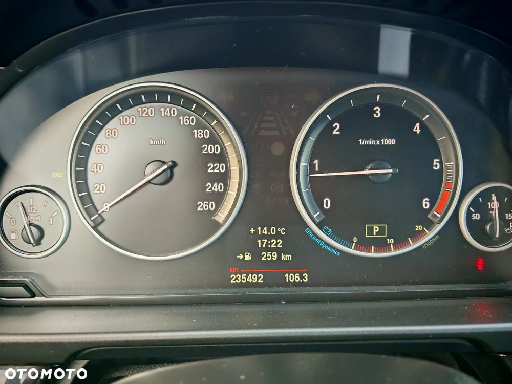 BMW Seria 5 520d Touring - 9