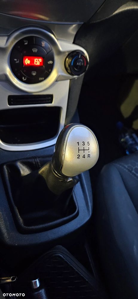 Ford Fiesta 1.6 TDCi DPF Trend - 13