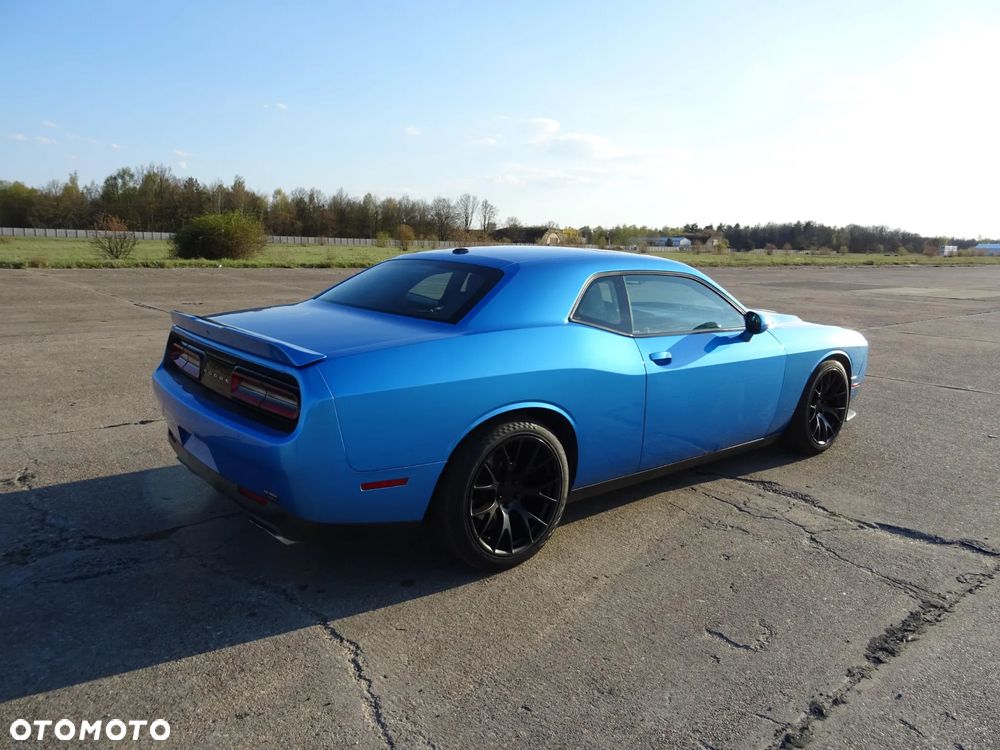 Dodge Challenger - 7