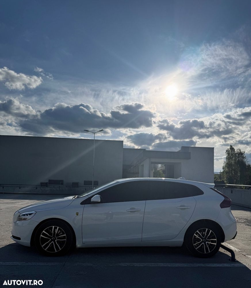 Volvo V40 D3 Aut. Momentum - 6