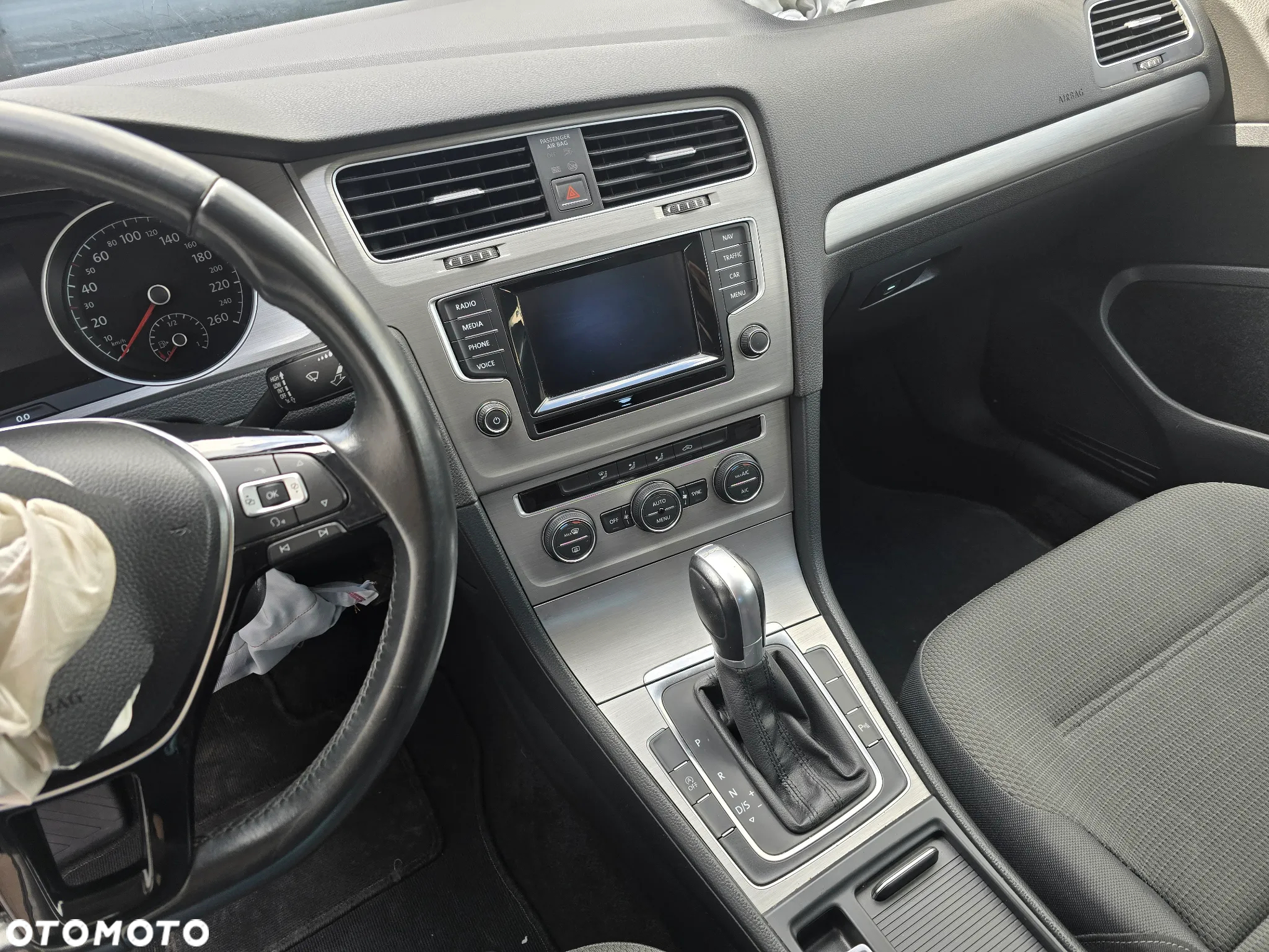 Volkswagen Golf 1.6 TDI BlueMotion Technology DSG Comfortline - 15