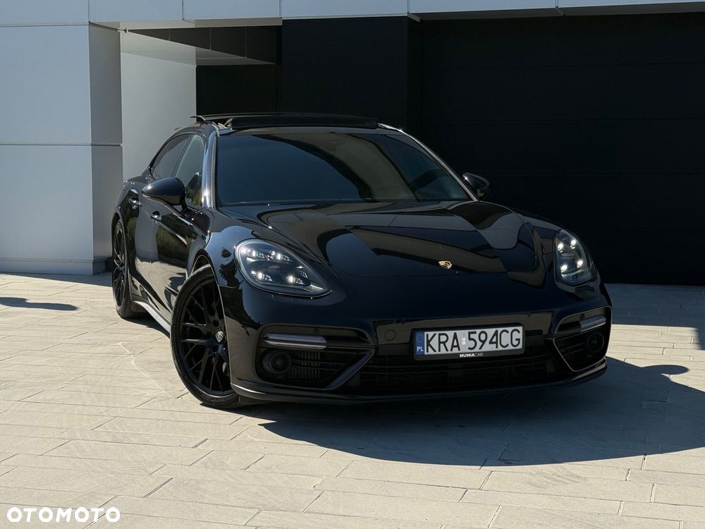 Porsche Panamera Turbo Sport Turismo - 28