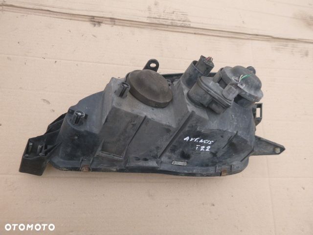LAMPA LEWY PRZÓD LEWA PRZEDNIA PRAWY PRZÓD PRAWA PRZEDNIA TOYOTA AVENSIS I 97-02 - 23
