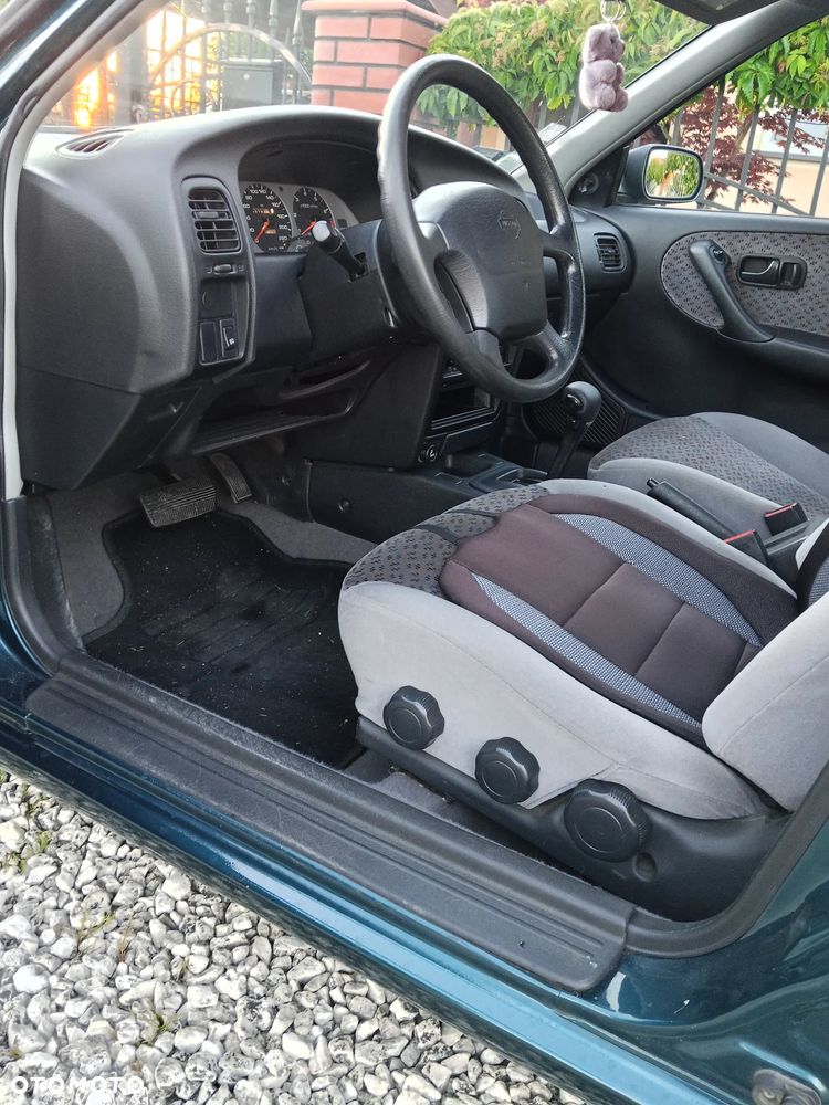 Nissan Primera 2.0 Ambiente - 29