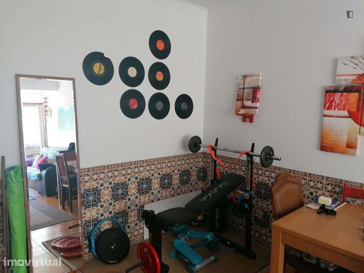 Quarto - localizado em Benfica Lisbon - Grande imagem: 5/22
