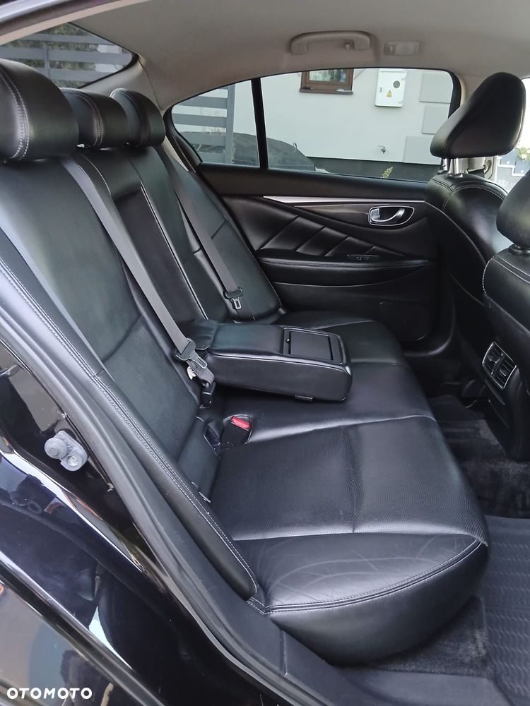 Infiniti Q50 - 26