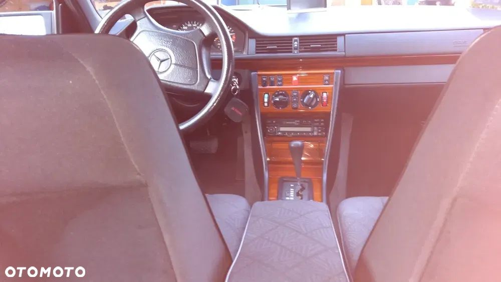 Mercedes-Benz Klasa E - 12