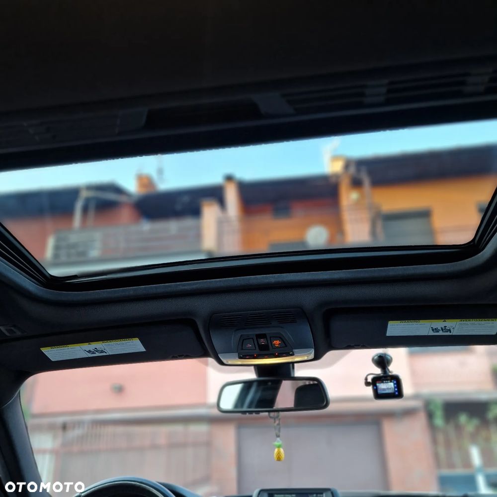 BMW Seria 3 330i xDrive M Sport - 25