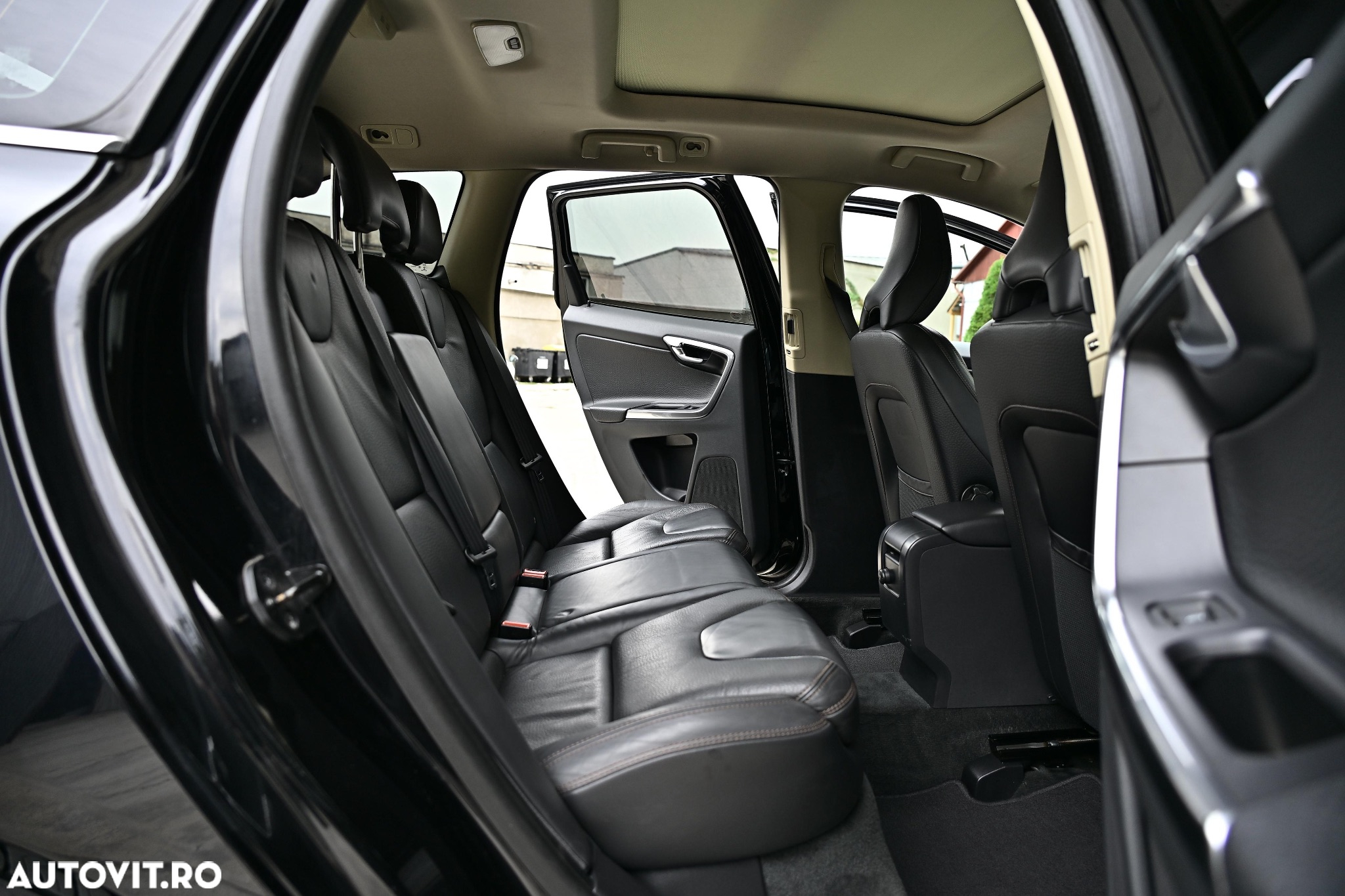 Volvo XC 60 D5 AWD Aut. Summum - 16