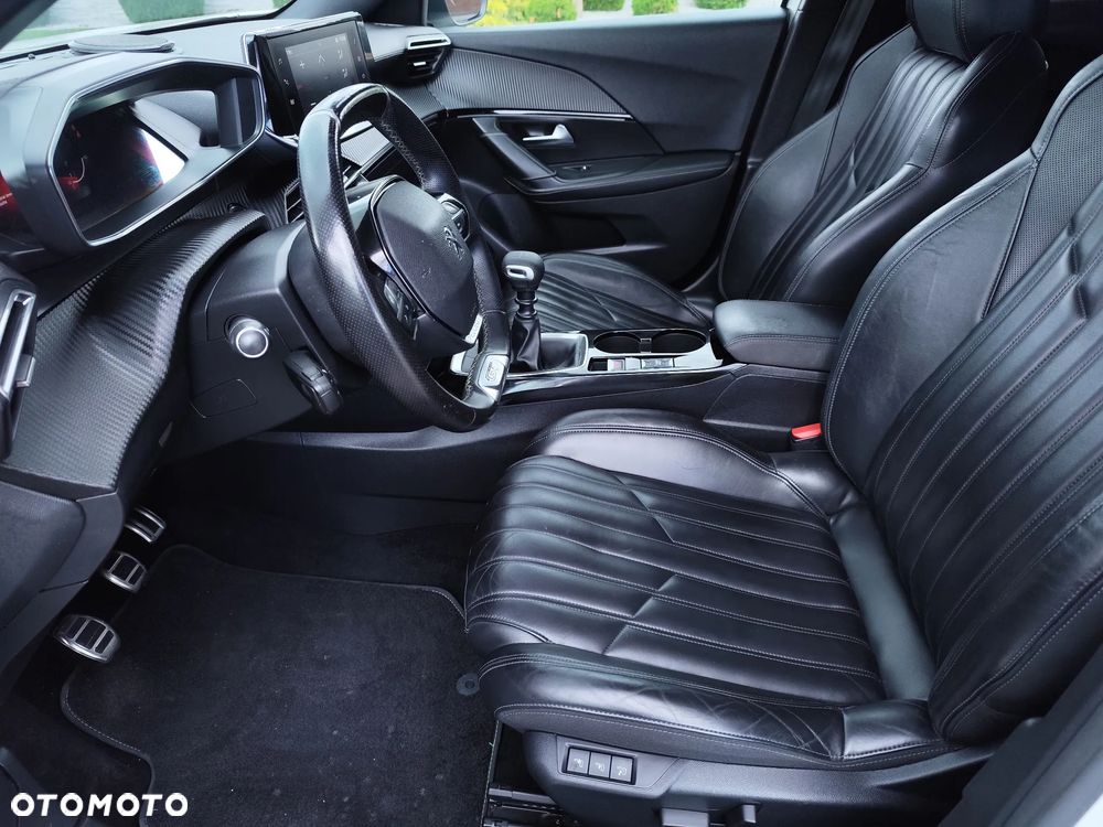 Peugeot 2008 1.2 PureTech GT Line S&S - 13