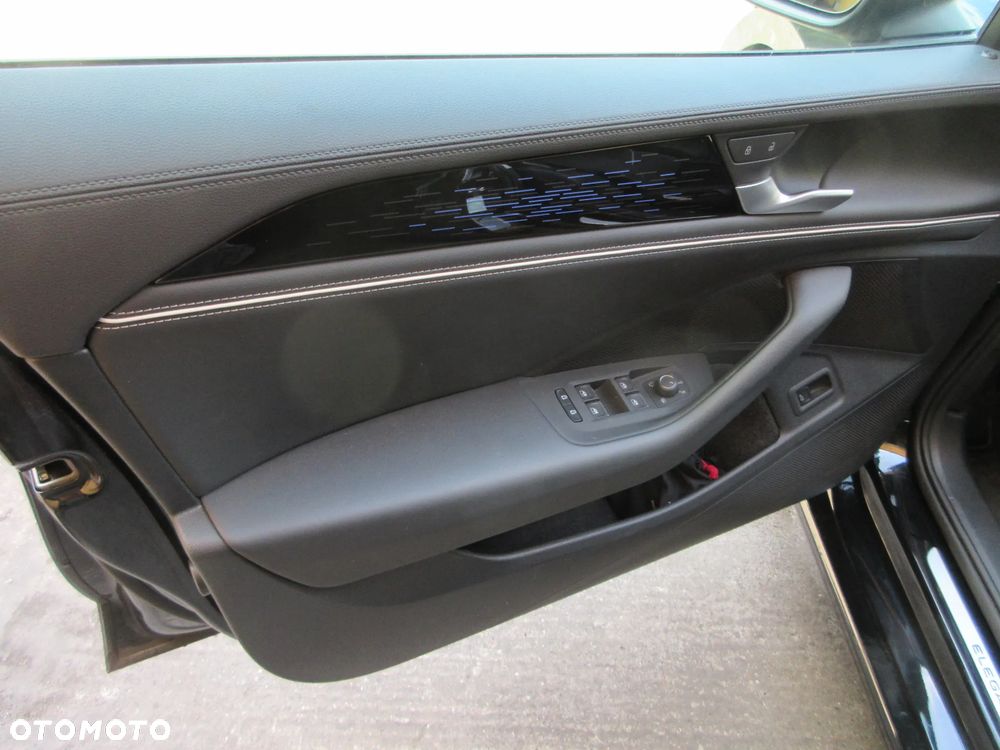 Volkswagen Passat Variant 2.0 TDI SCR 4Mot Elegance DSG - 13