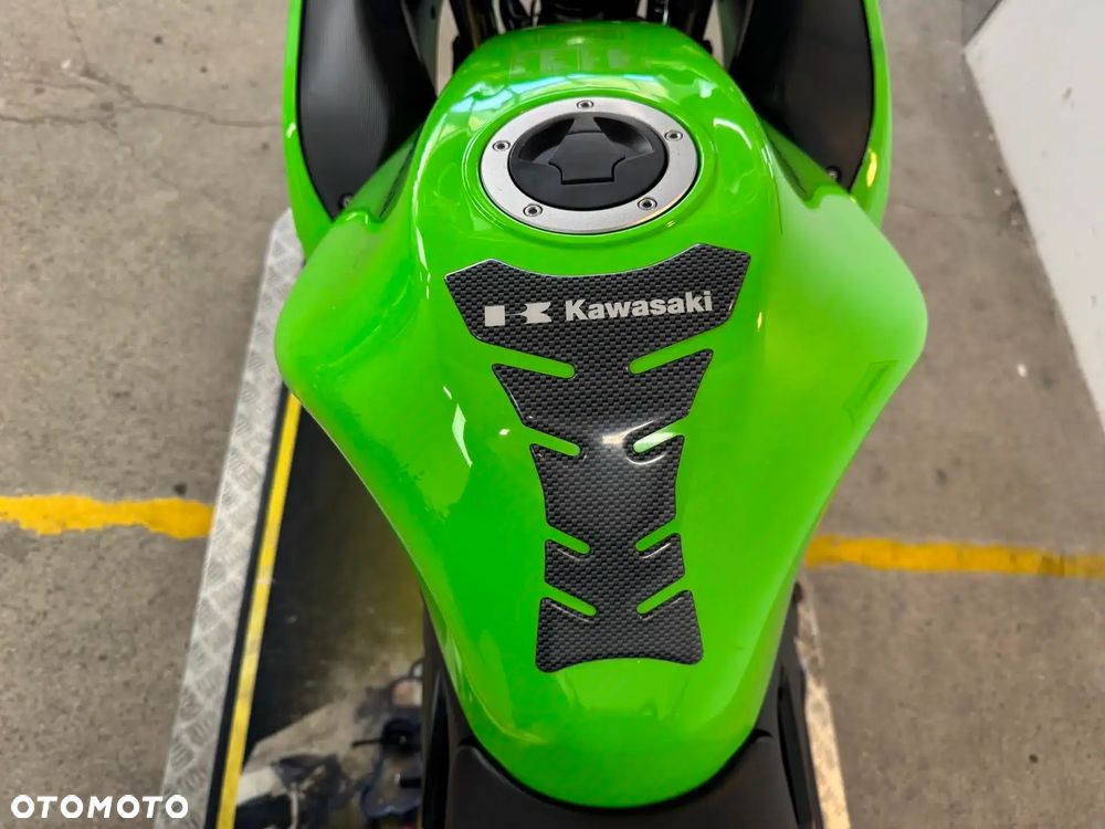 Kawasaki ER - 28