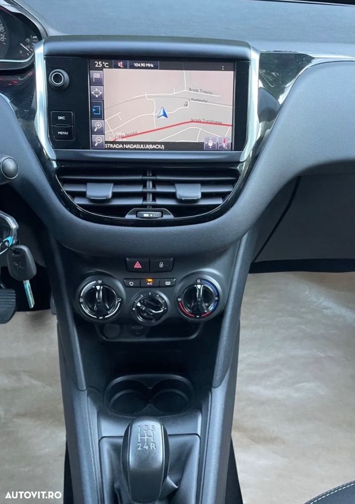 Peugeot 208 PureTech 110 Stop & Start Allure - 18