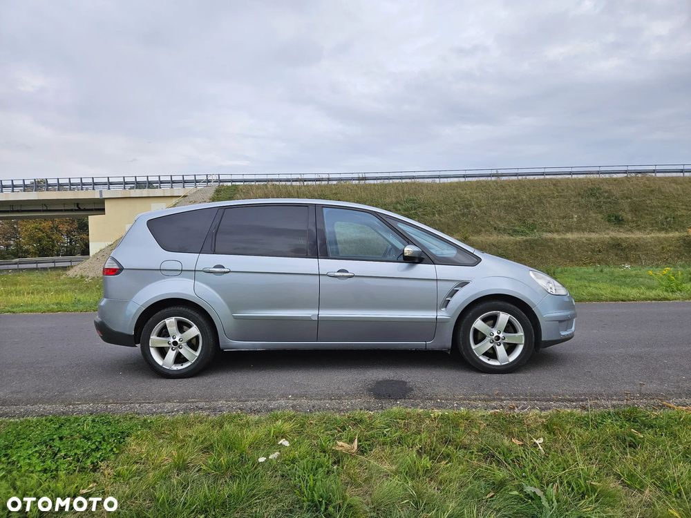 Ford S-Max 2010 photo 4