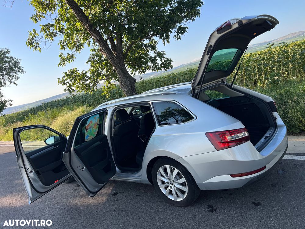 Skoda Superb 2.0 TDI DSG Style - 4