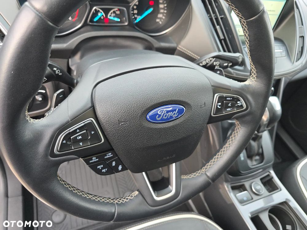 Ford Kuga 2.0 TDCi 4x4 Vignale - 24