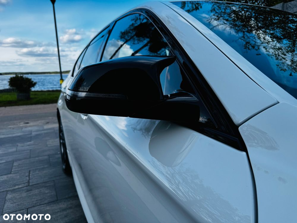 BMW Seria 5 520d xDrive - 29