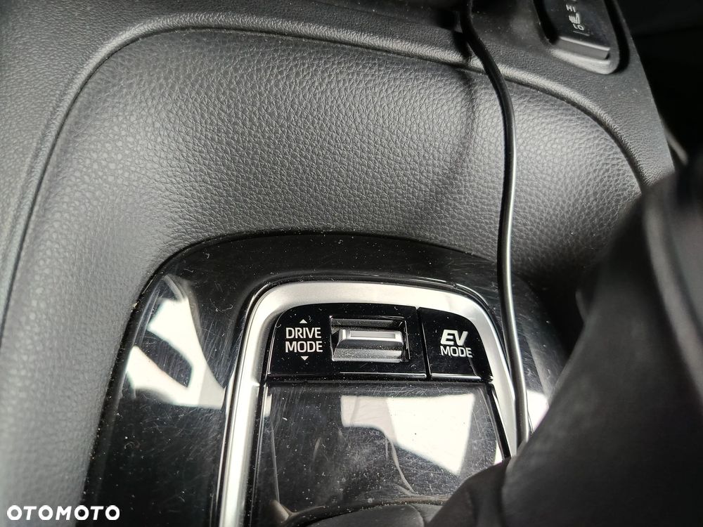 Toyota Corolla 2.0 Hybrid Comfort - 24