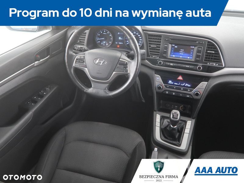 Hyundai Elantra - 9