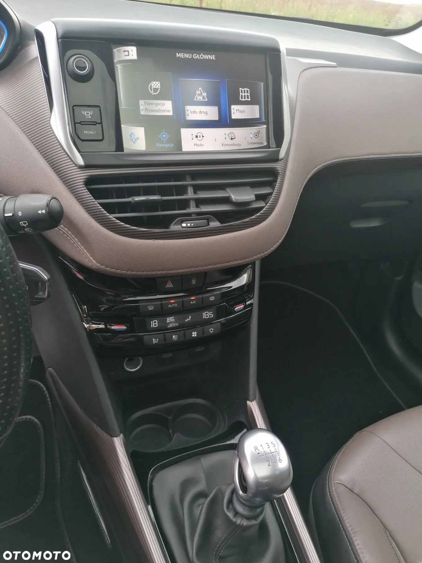 Peugeot 2008 1.6 e-HDi Allure S&S - 20