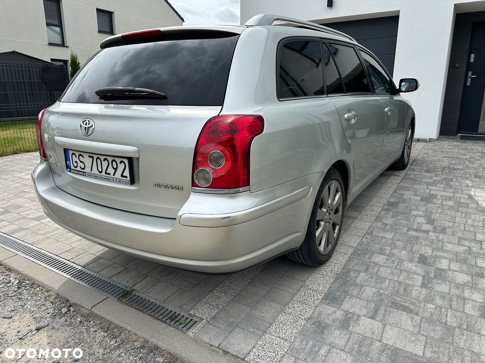 Toyota Avensis - 5