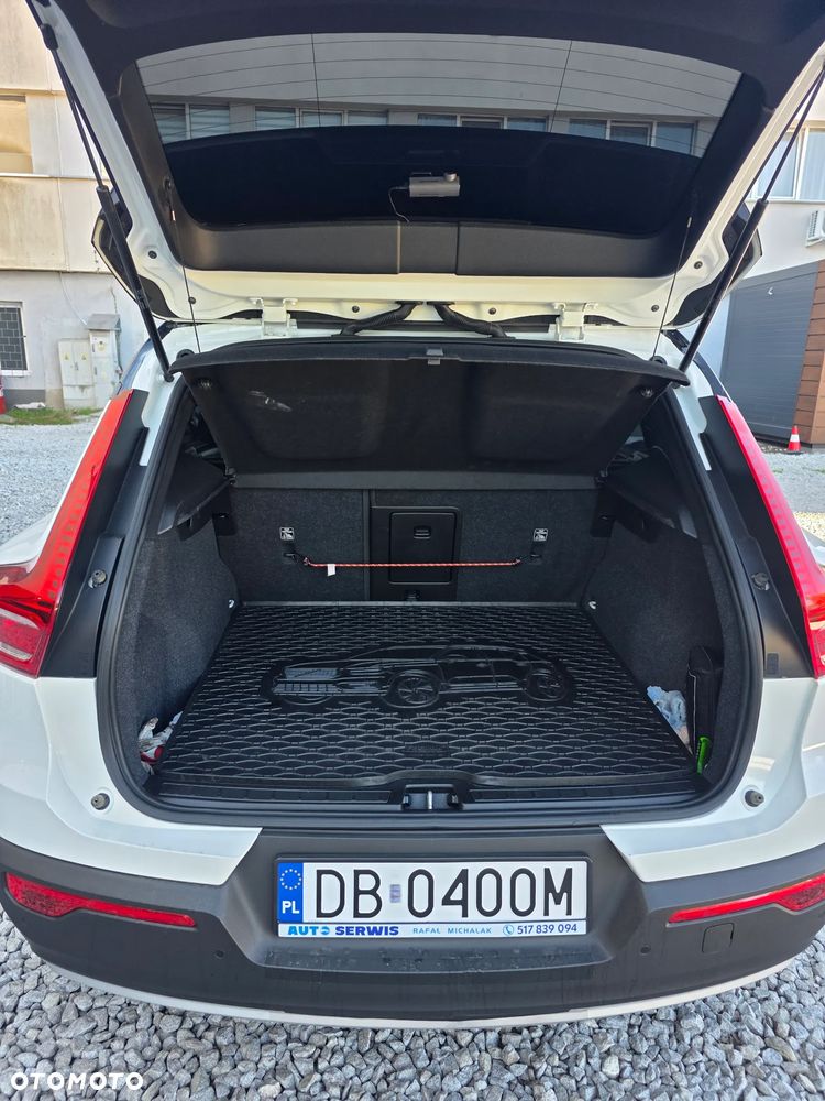 Volvo XC 40 D3 SCR Momentum - 12