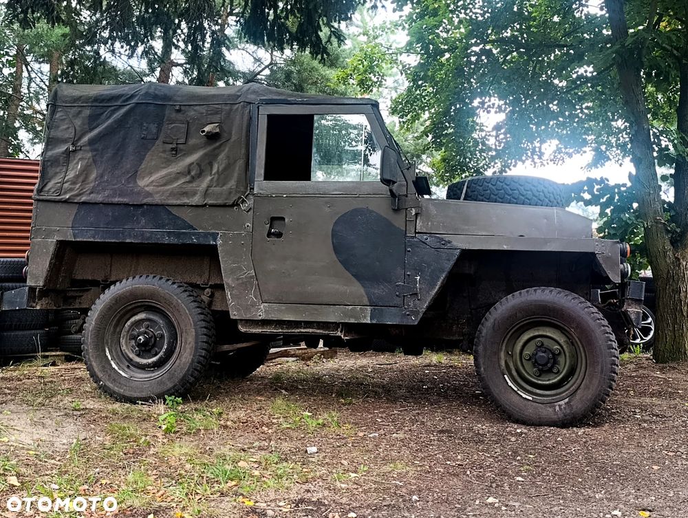 Land Rover Defender - 2