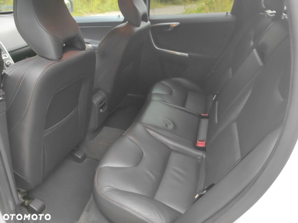 Volvo XC 60 D4 AWD Summum - 11