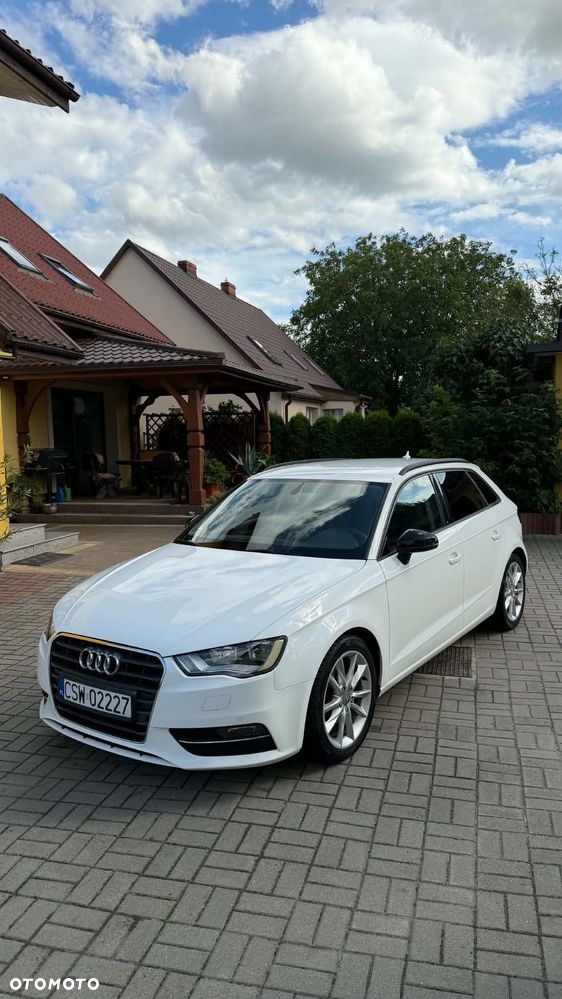 Audi A3 Sportback - 1